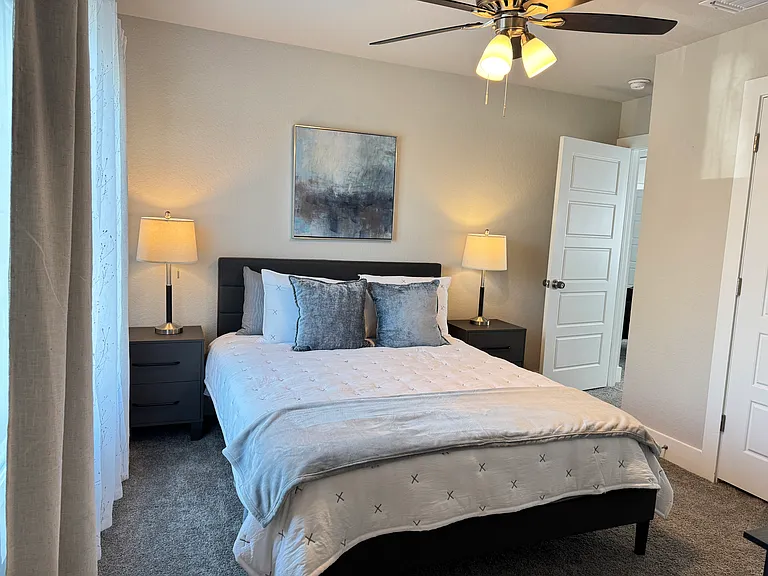 Bedroom 2: Queen bed, spacious closet, desk/chair & ensuite bathroom