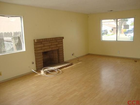 3rd image of 1012 W McElhany Ave