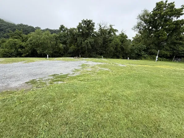 221 Orchard Add, Peterstown, WV 24963