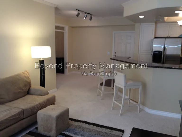 9263 Regents Rd #B209 — Photo 7