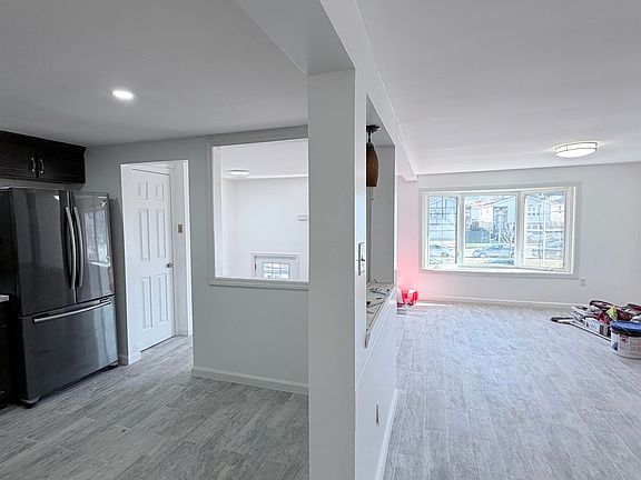 3rd image of 5 Chopin Ct Floor 2