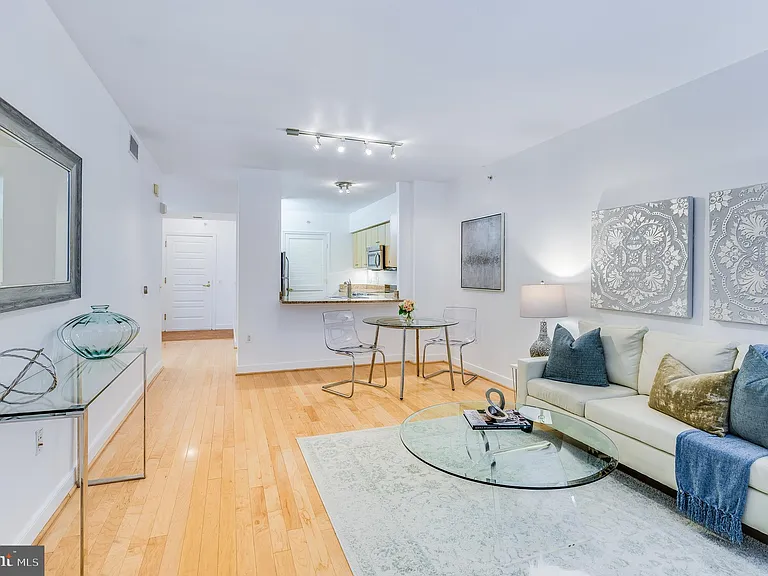 631 D St NW #330 — Photo 3