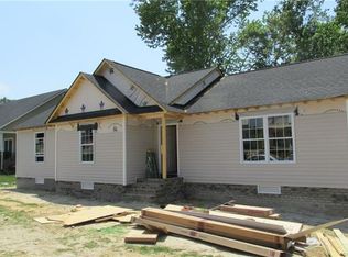 106 Wilkshire Ct, Colonial Heights, VA 23834