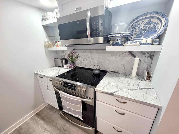 3rd image of 175 Malabu Dr APT 51