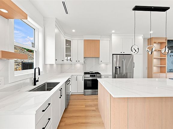 5th image of 838 Blackbird Pl