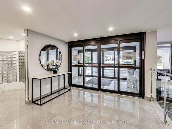 4th image of 10 Edgecliffe Golfway #815