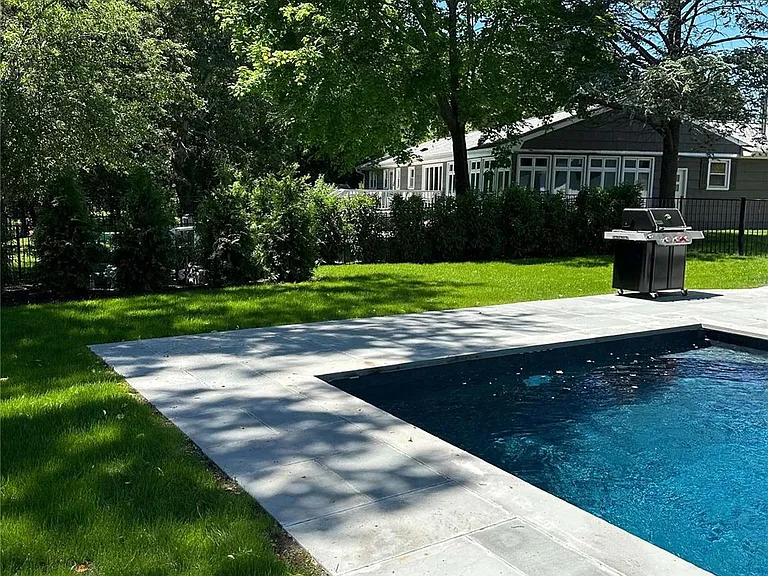 910 Glenn Rd — Photo 28