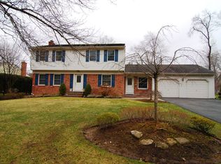 9 New England Dr, Lake Hiawatha, NJ 07034