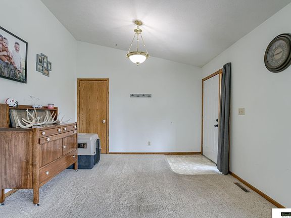 3rd image of 808 E Eldora Ave