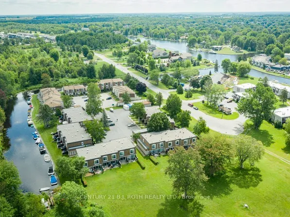4 Paradise Blvd #5, Ramara, ON L0K 1B0