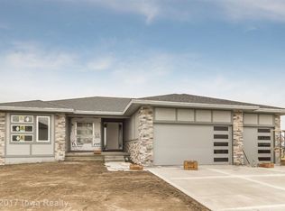 14731 Coyote Dr, Urbandale, IA 50323