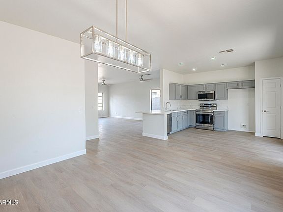 4th image of 9104 W ELWOOD Street
