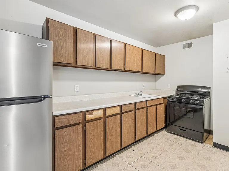 404 Homes — Photo 18