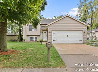 146 43rd St SE, Kentwood, MI 49548