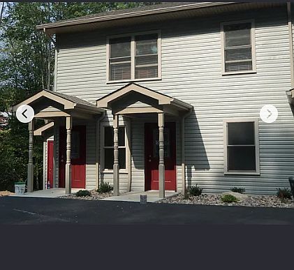 3rd image of 975 W Long Ave