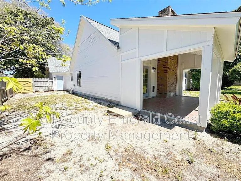 710 Swan Ln — Photo 48