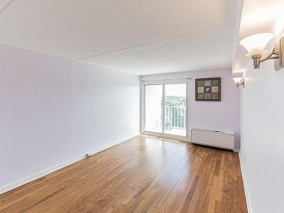 2nd image of 200 Cove Way Unit 915