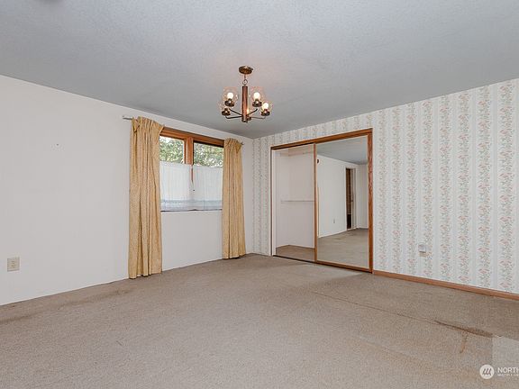 5th image of 604 W Eagle Street
