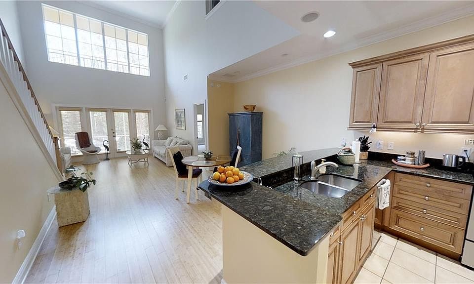 1st image of 222 Valencia Cir