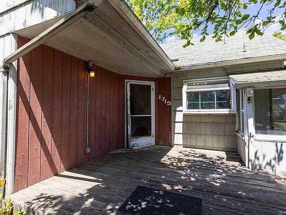 5th image of 1715 College St