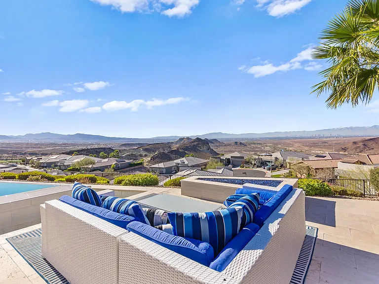 55 Vista Outlook St — Photo 45