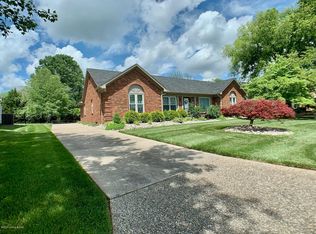 2902 Wood Briar Ct, Louisville, KY 40241