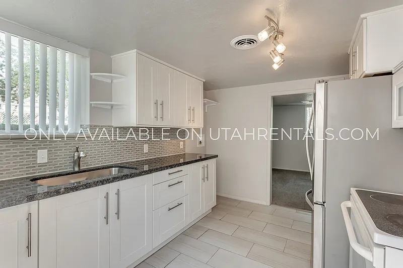 2 bed, 1.0 bath, 850 sqft, $1,249 — Photo 1