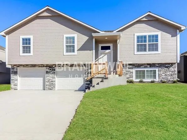 700 Winter Dr, Belton, MO 64012