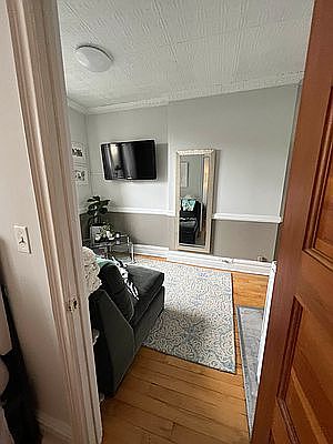 2nd image of 35 Christopher St APT 3B