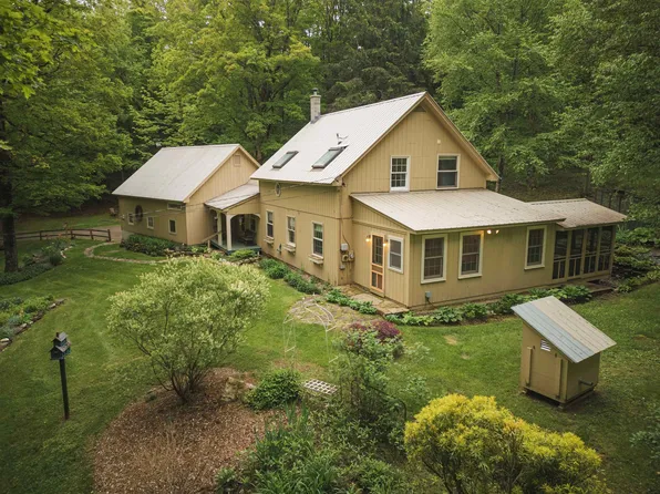 16 Miller Lane, Newfane, VT 05345