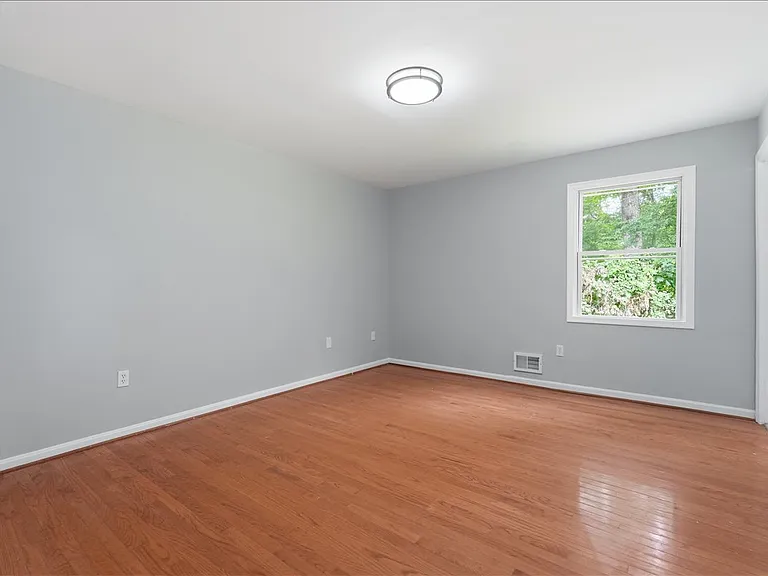 9200 Pebble Ct — Photo 35
