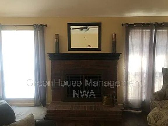 3rd image of 1207 N Mallard Ln