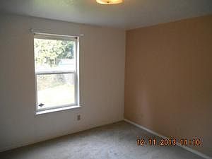 5th image of 5700 NE Grove Ln
