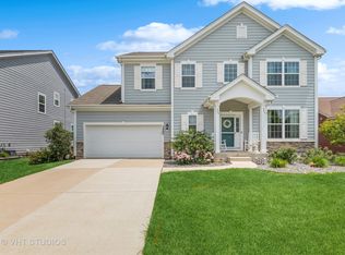 3485 Gallant Fox Dr, Elgin, IL 60124