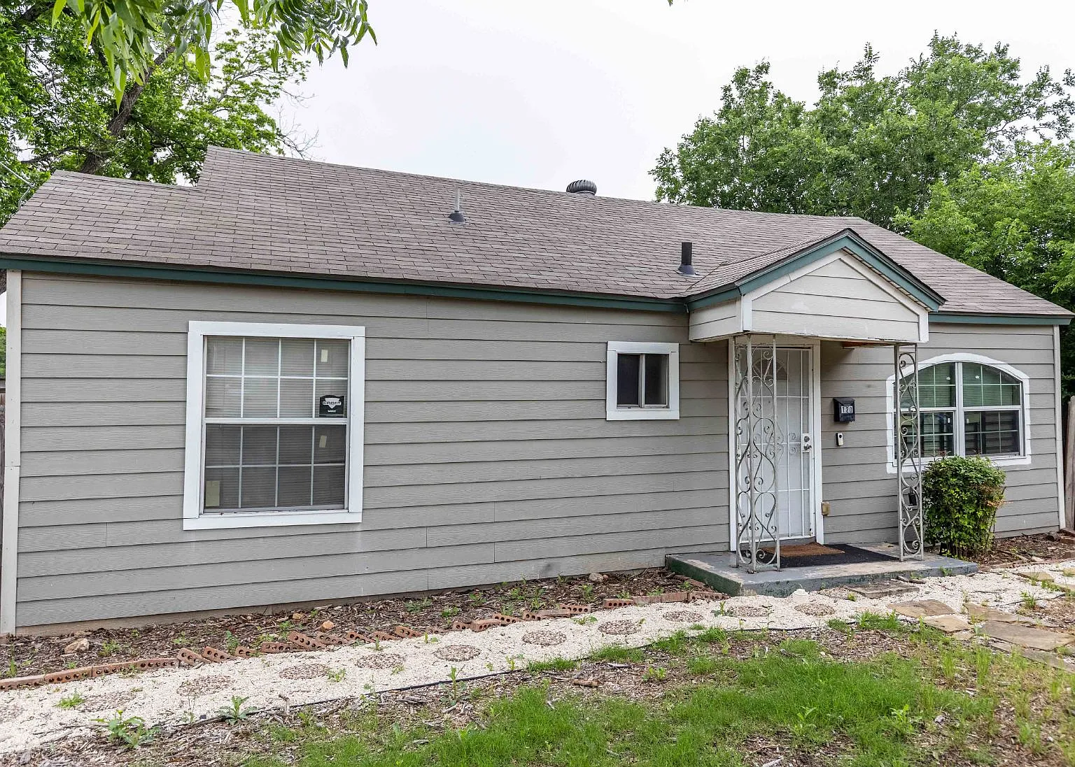 3 bed, 2.0 bath, 1232 sqft, $1,625 — Photo 2