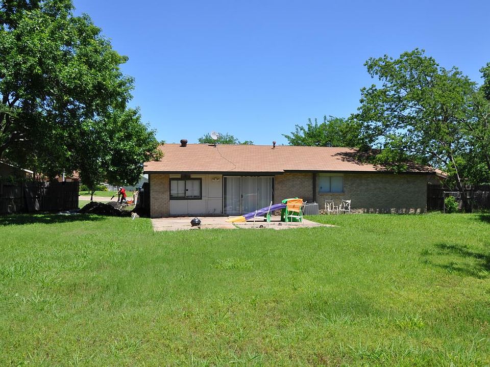 2nd image of 1426 High Meadow Cir