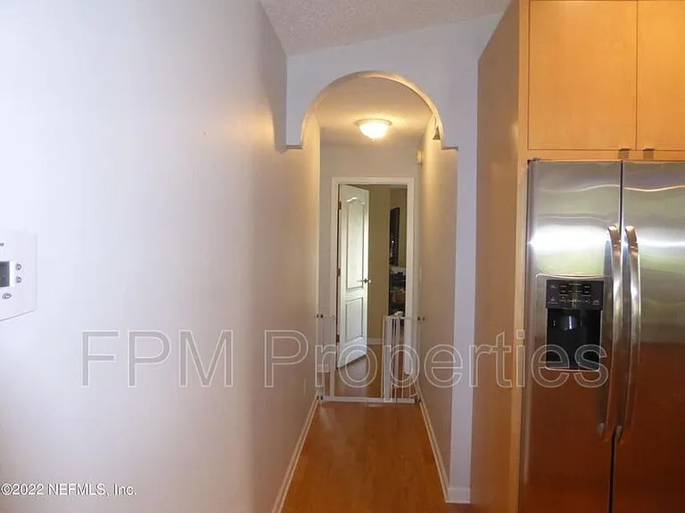 625 11th Ave S — Photo 8