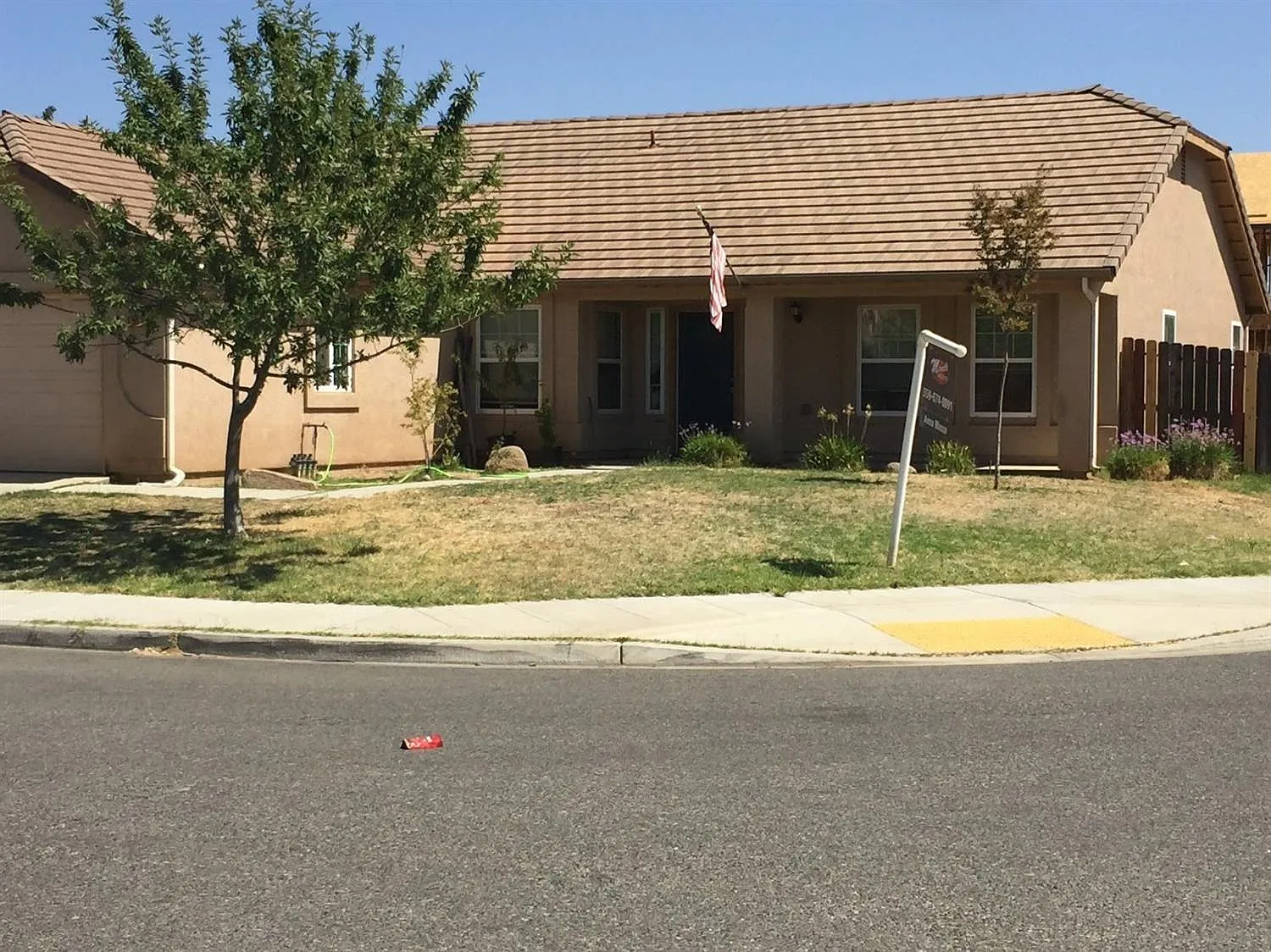 1427 Alexis Way photo 1