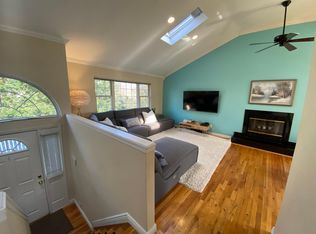 18 Joshua St, Huntington Station, NY 11746