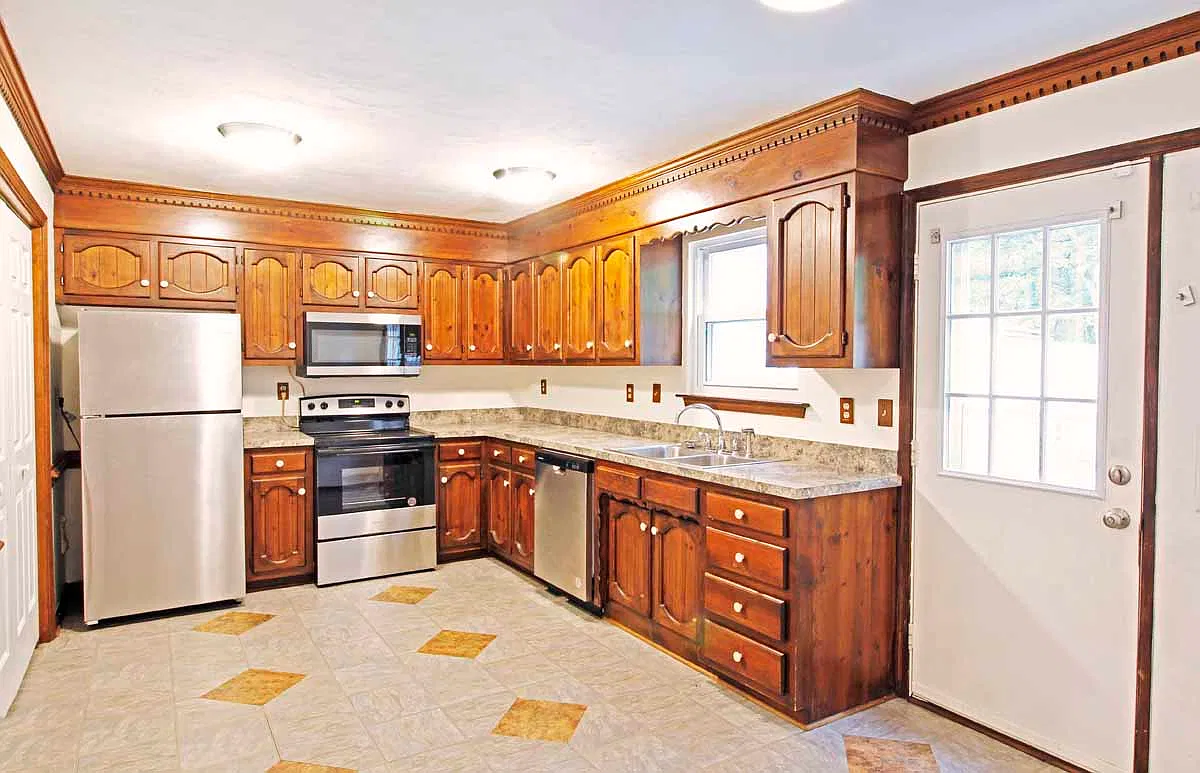 2 bed, 2.5 bath, 1323 sqft, $1,750 — Photo 2