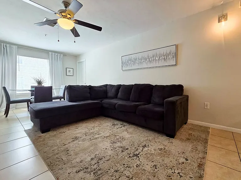 3800 SW 20th Ave #206 — Photo 2