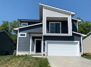 5136 155th St, Urbandale, IA 50323