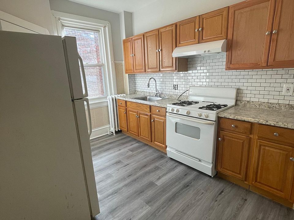1st image of 612 W Chew Ave Floor 2