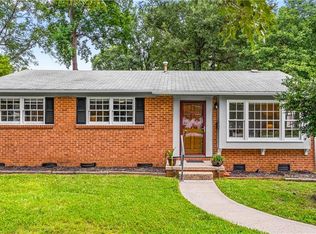 2711 Dumont Dr, Greensboro, NC 27403