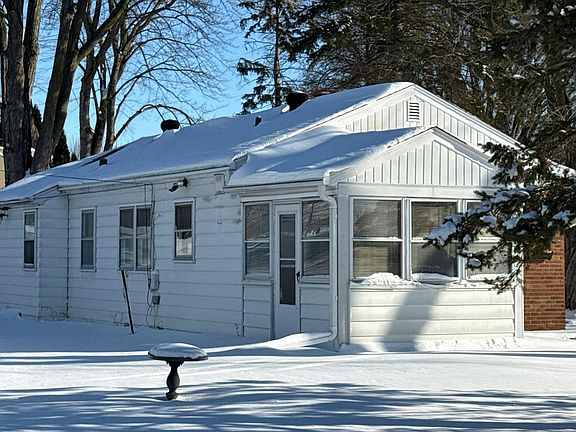 3rd image of 2901 Kyle Ave N