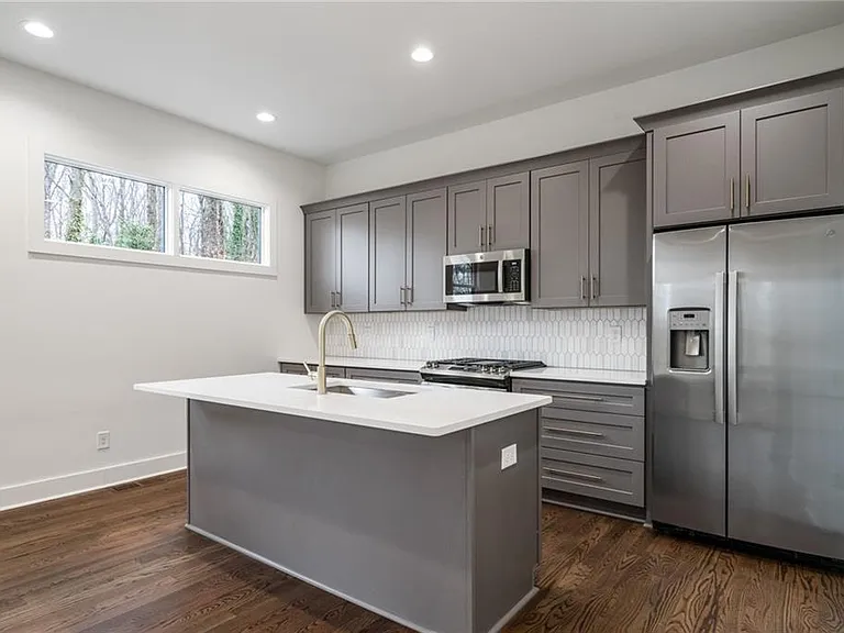 1453 Bridges Ave SW — Photo 14