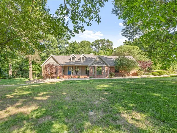 3307 NW 3rd St, Bentonville, AR 72712