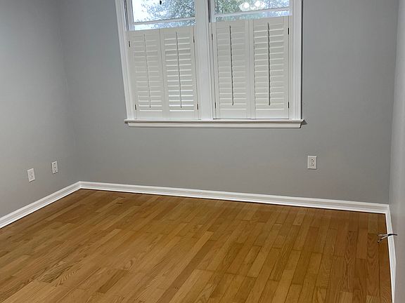 5th image of 106 Cedar St