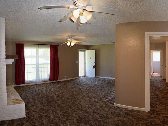 3rd image of 801 W Magnolia Ave
