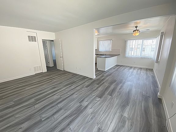 5th image of 8920 Columbus Ave APT 4